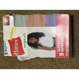 New Hanes Girls 4 Pair of Hipsters Size 8